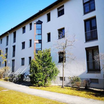Verkauft: neuwertige 3-Zi-ETW mit Stellplatz nahe englischem Garten in Erbpacht, 80805 München, Etagenwohnung